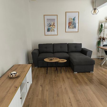 Port View, Veranda, 80 Sqm, Spacious Place For 6 Thessaloníki Ngoại thất bức ảnh